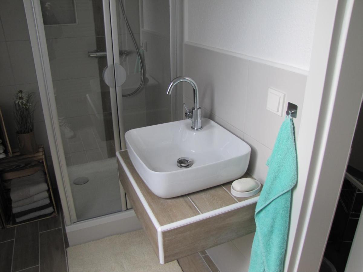 Moeblierte Dachgeschosswohnung In Ruhiger Lage Zu Vermieten 베츨러 외부 사진