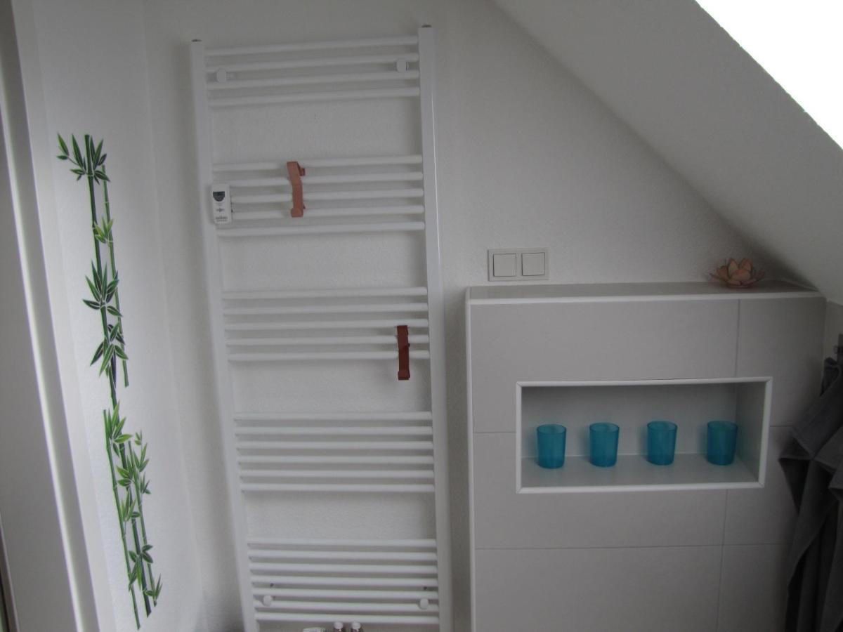 Moeblierte Dachgeschosswohnung In Ruhiger Lage Zu Vermieten 베츨러 외부 사진